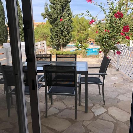 Regina Gardens - Spacious 3 Bed, 2 Bath Maisonette Paphos Buitenkant foto