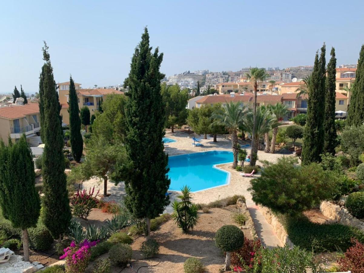 Regina Gardens - Spacious 3 Bed, 2 Bath Maisonette Paphos Buitenkant foto