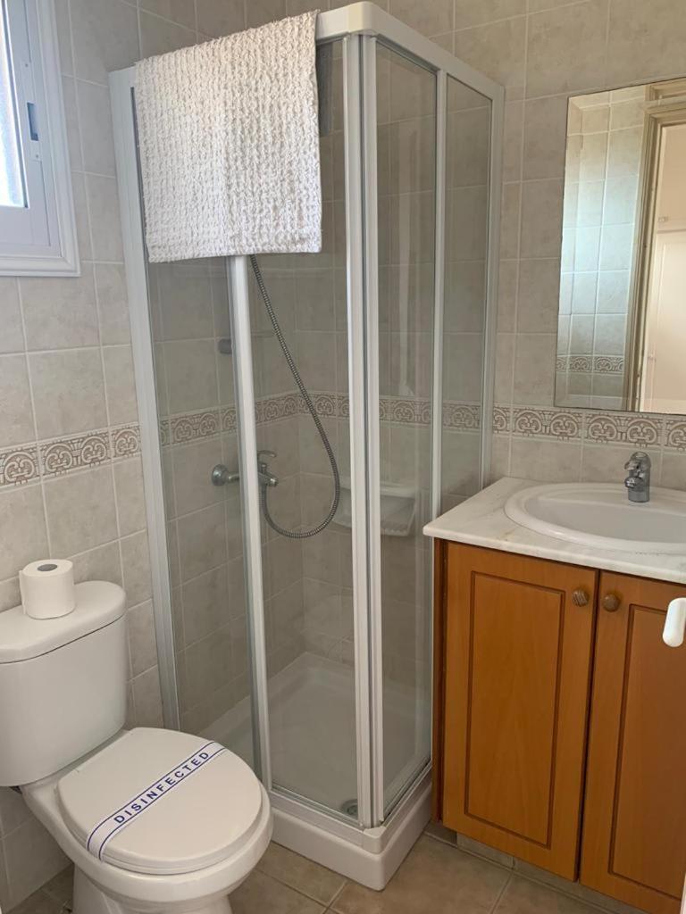 Regina Gardens - Spacious 3 Bed, 2 Bath Maisonette Paphos Buitenkant foto
