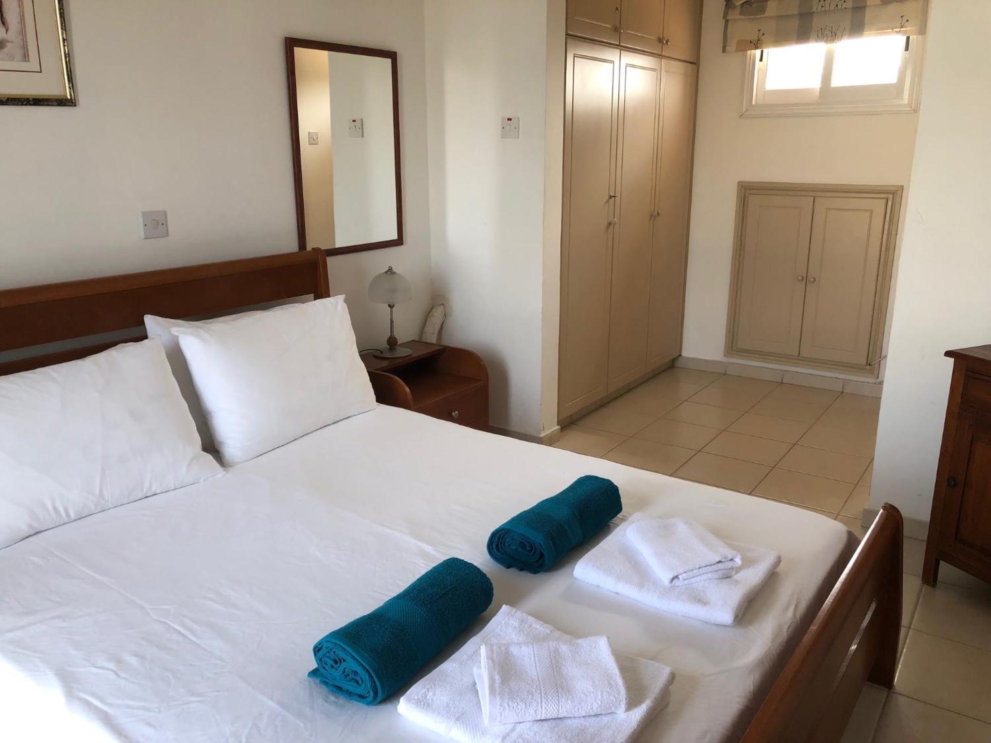 Regina Gardens - Spacious 3 Bed, 2 Bath Maisonette Paphos Buitenkant foto