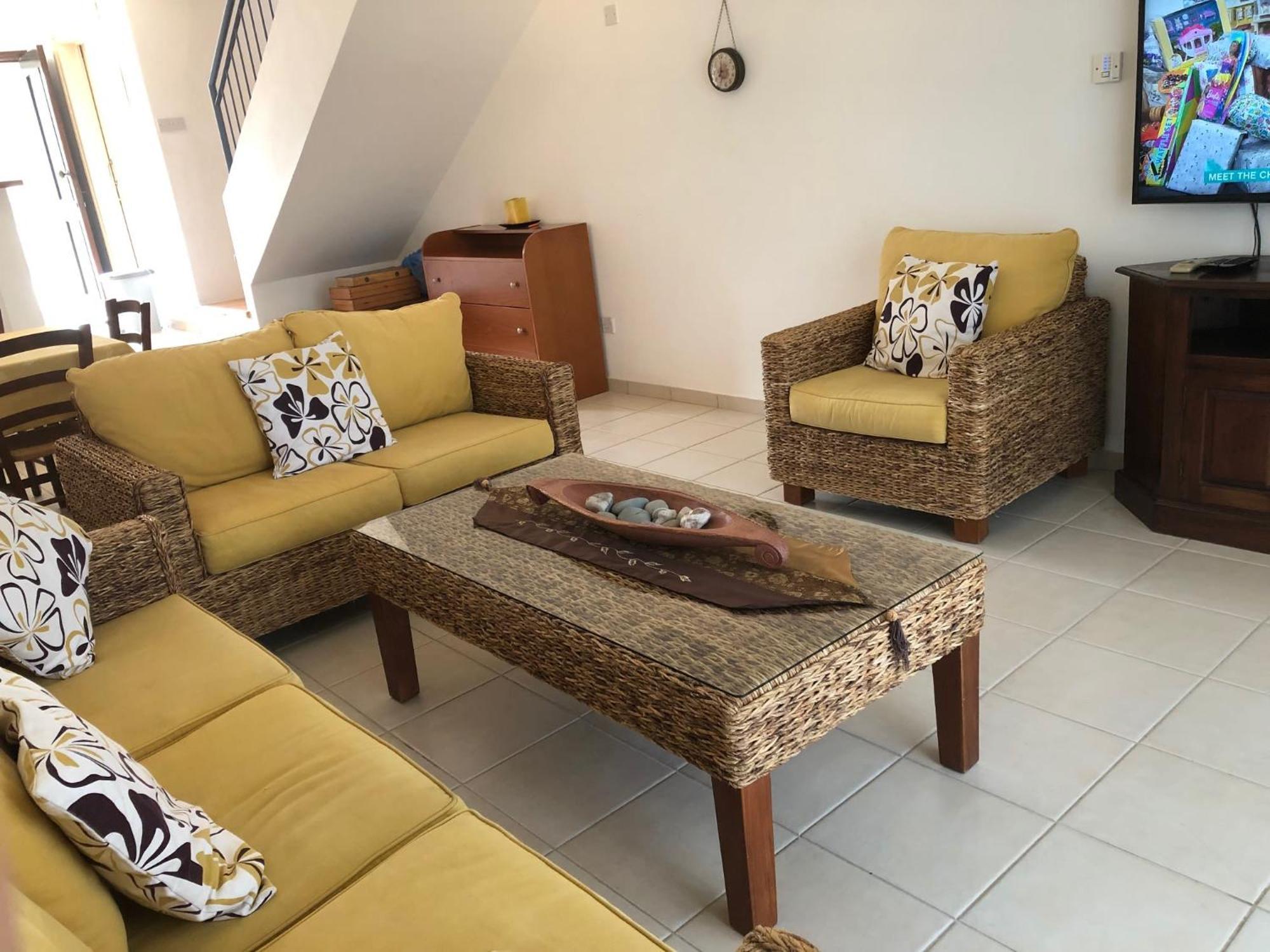 Regina Gardens - Spacious 3 Bed, 2 Bath Maisonette Paphos Buitenkant foto