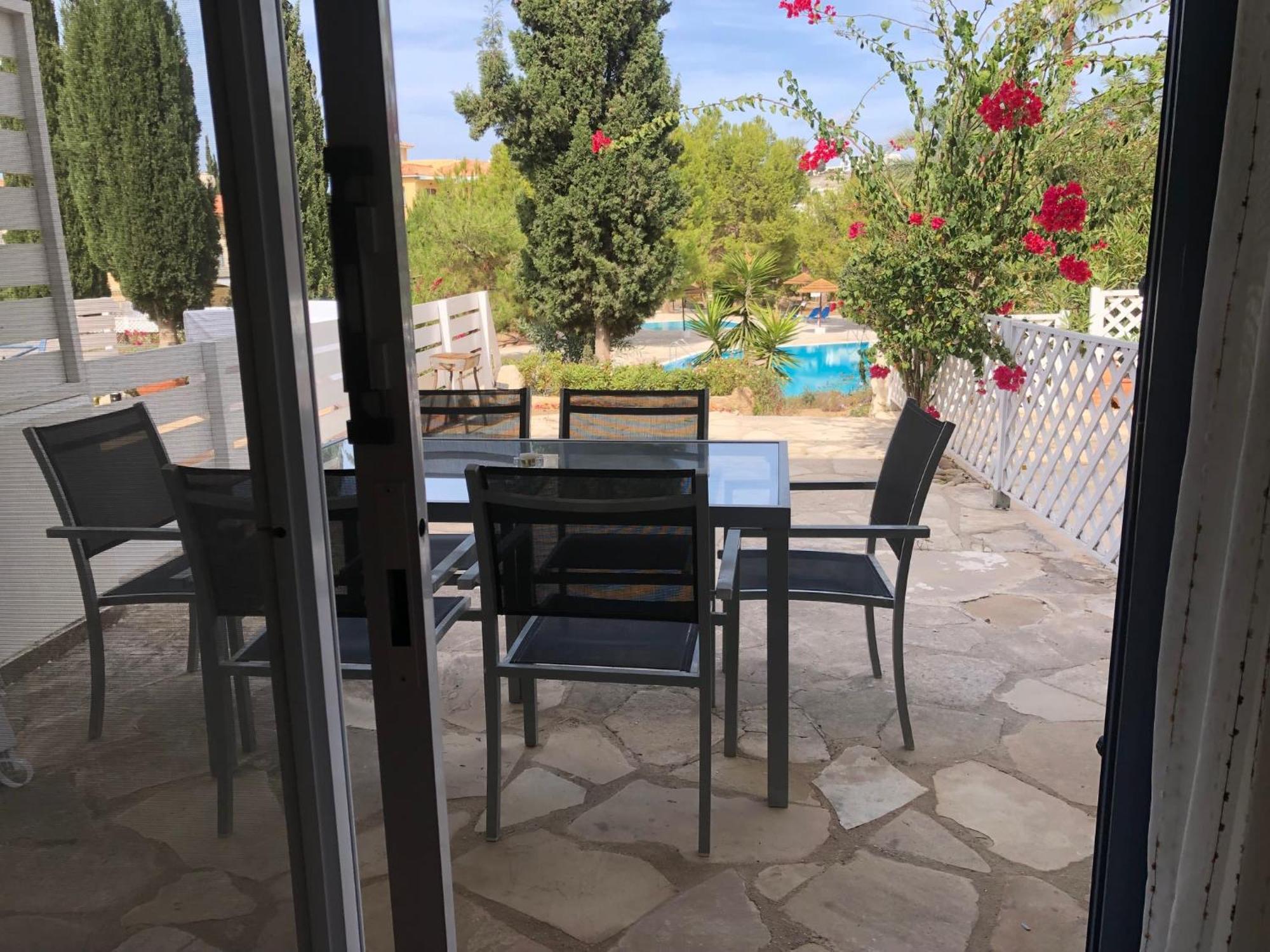 Regina Gardens - Spacious 3 Bed, 2 Bath Maisonette Paphos Buitenkant foto